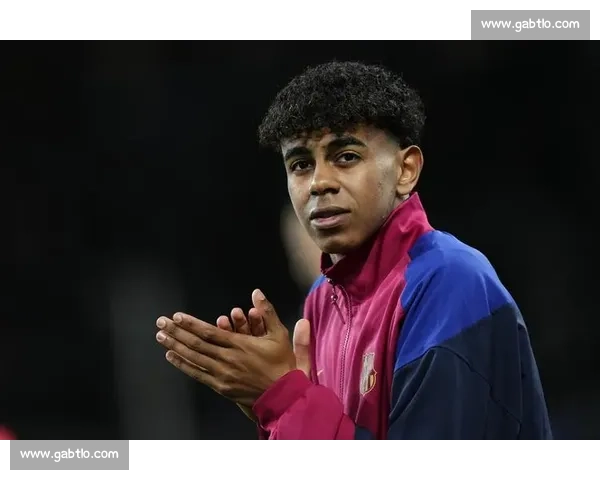 巴萨新星亚马尔恋上 30 岁网红：13 岁年龄差引爆舆论