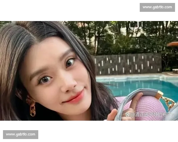 奚梦瑶与婆婆热舞互动超亲密，豪门婆媳关系典范引热议