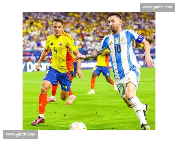 阿里亚斯：“哥伦比亚贝利” 称号过誉，贝利是足坛永恒标杆