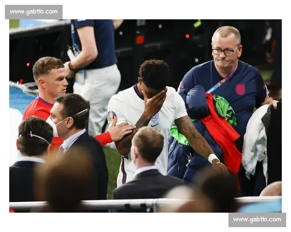 苏黎世天价住宿！英格兰女足球员自掏腰包支持家人助威