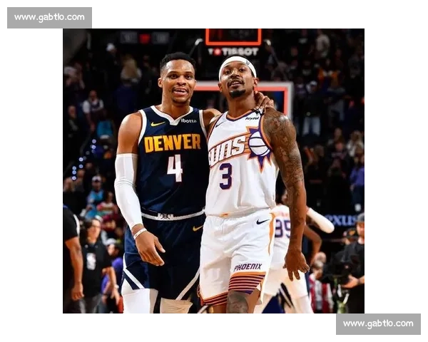 太阳官方庆生！比尔 32 岁焕发新生，高效赛季再证全明星价值