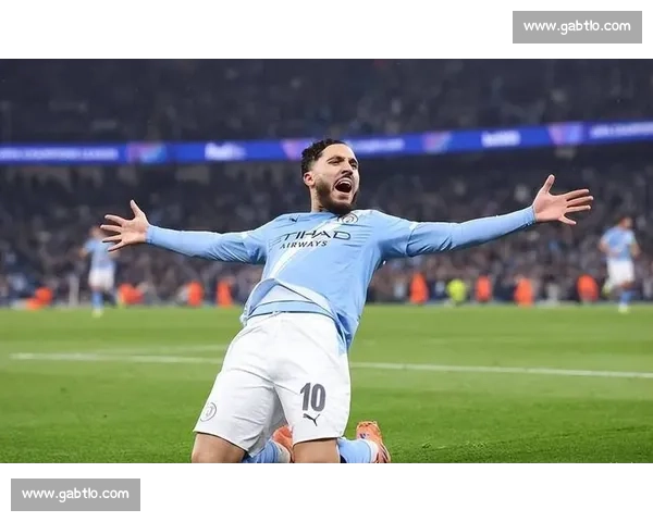 曼城夏窗锁定右后卫 + 边锋双目标 谢尔基加盟后仍寻边路快马